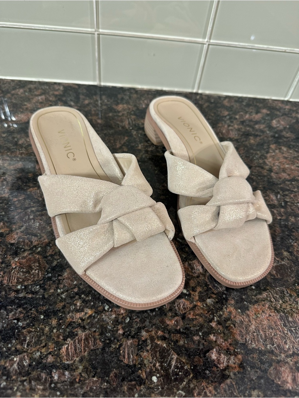 Vionic Mabel Golden Neutral Knot Slide Sandals - Light Beige Gold